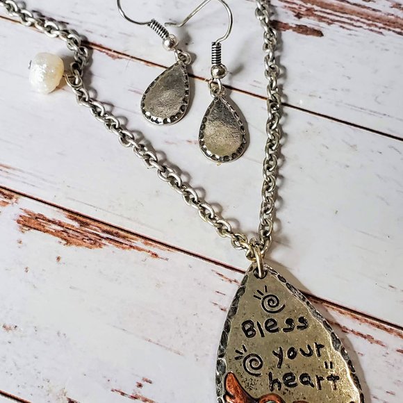 Bless Your Heart Necklace Set - Picture 3 of 4